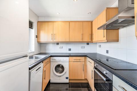 2 bedroom apartment for sale, Benwell Court, Sunbury-on-Thames, Surrey, TW16