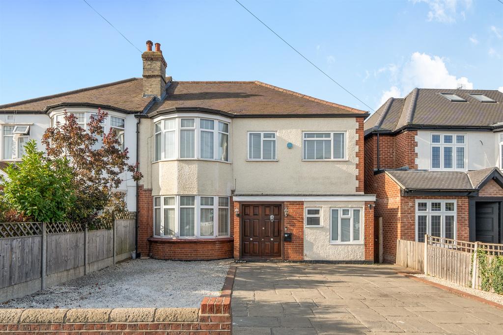 Detached house exterior, driveway