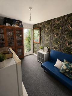 3 bedroom apartment for sale, Longleats Gardens, South Shields, NE33