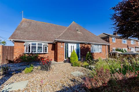 4 bedroom chalet for sale, Sutton Court Drive, Rochford