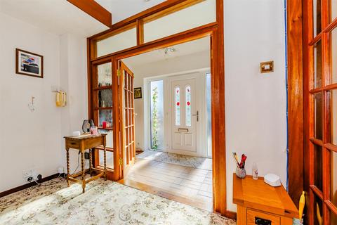 4 bedroom chalet for sale, Sutton Court Drive, Rochford