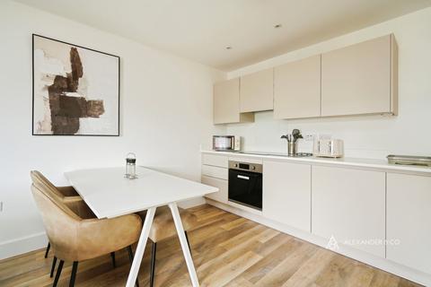 2 bedroom flat to rent, Roberts Drive, Bicester OX25