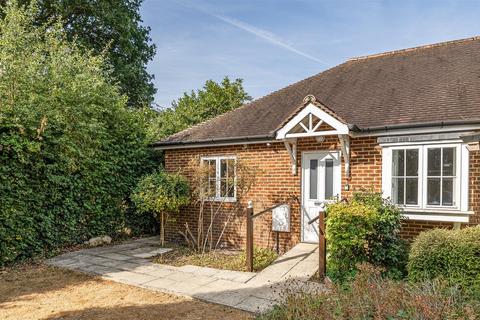 2 bedroom bungalow for sale, Kingston Avenue, East Horsley