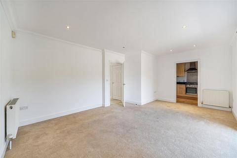 2 bedroom bungalow for sale, Kingston Avenue, East Horsley
