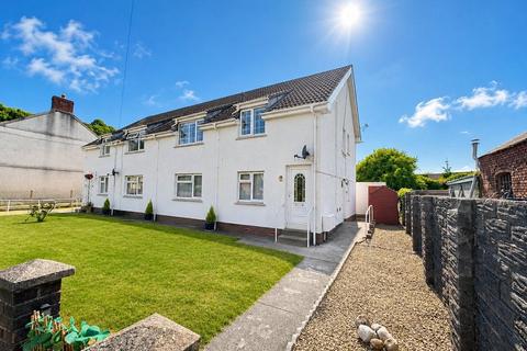 2 bedroom flat for sale, Maes Yr Haf, Penclawdd, Swansea, City And County of Swansea.