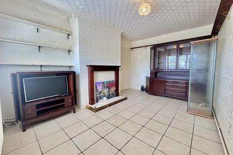 2 bedroom flat for sale, Maes Yr Haf, Penclawdd, Swansea, City And County of Swansea.