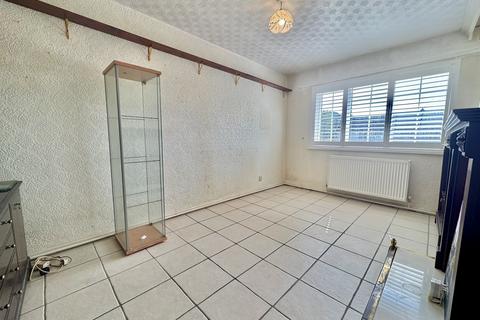 2 bedroom flat for sale, Maes Yr Haf, Penclawdd, Swansea, City And County of Swansea.