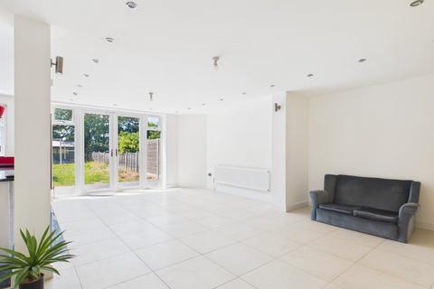 3 bedroom semi-detached house for sale, St. Pauls Road, Staines-upon-Thames, Surrey, TW18