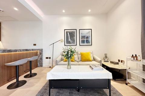 undefined, Lincoln Square, Holborn, WC2A