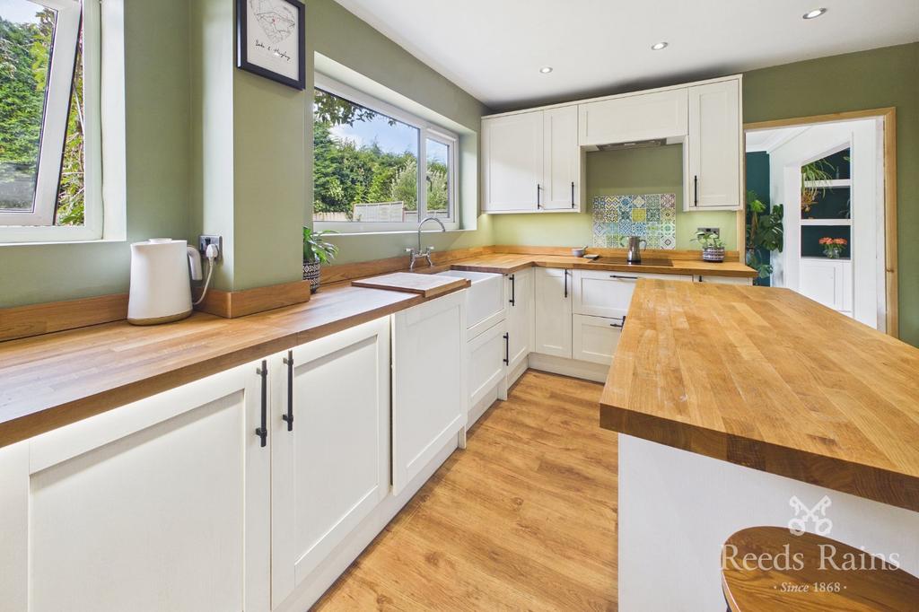 House in Leeds, Oulton - View 3