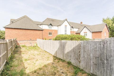 2 bedroom terraced house to rent, Sandhurst Street, Oadby, Leicester
