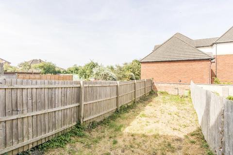 2 bedroom terraced house to rent, Sandhurst Street, Oadby, Leicester