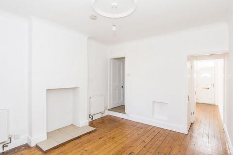 2 bedroom terraced house to rent, Sandhurst Street, Oadby, Leicester
