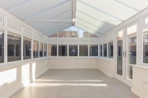 4 bedroom detached house to rent, Sorrel Mead, Bicester
