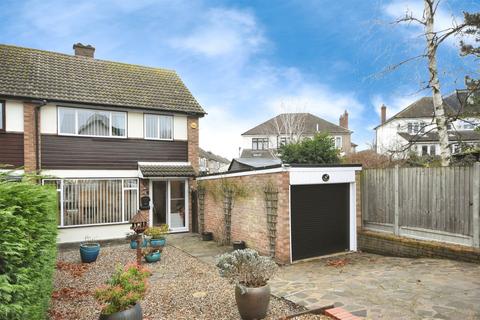 3 bedroom semi-detached house for sale, Hares Chase, Billericay