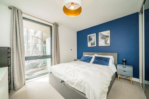 1 bedroom flat for sale, Chiswick High Road, London W4