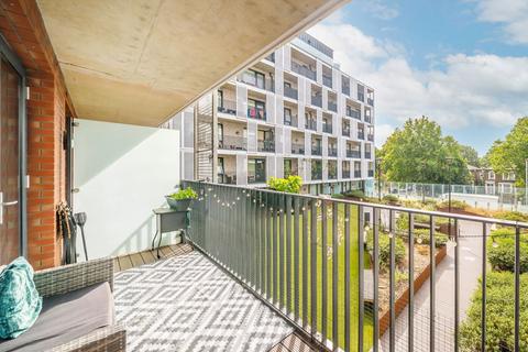 1 bedroom flat for sale, Chiswick High Road, London W4