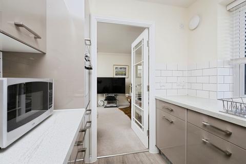 2 bedroom flat for sale, Southfields Road, Eastbourne