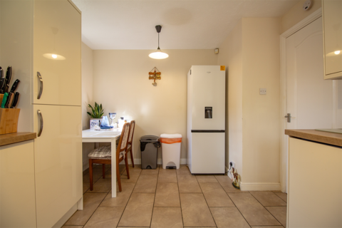 4 bedroom detached house to rent, Lawrence Close, Leicester, LE4