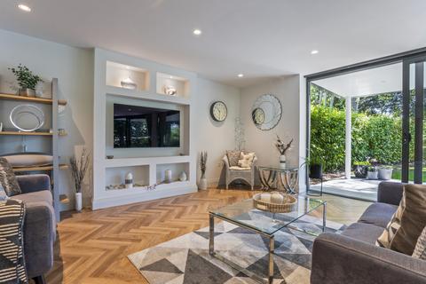 3 bedroom apartment for sale, Bessborough Road, Canford Cliffs, Poole, Dorset, BH13