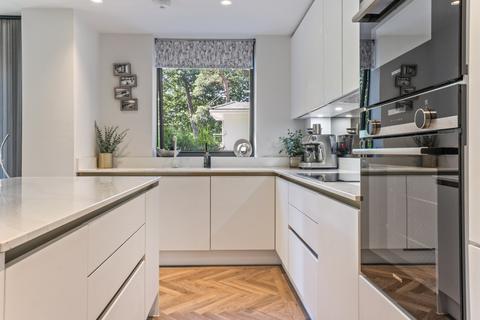3 bedroom apartment for sale, Bessborough Road, Canford Cliffs, Poole, Dorset, BH13