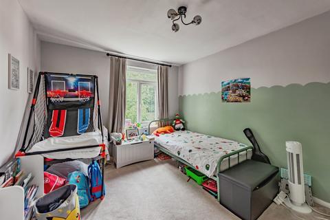 3 bedroom end of terrace house for sale, Lister Avenue, East Grinstead