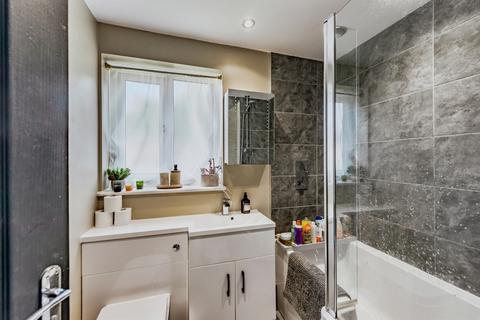 3 bedroom end of terrace house for sale, Lister Avenue, East Grinstead