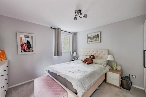 3 bedroom end of terrace house for sale, Lister Avenue, East Grinstead