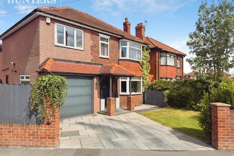 4 bedroom detached house for sale, North Close, Royston, Barnsley