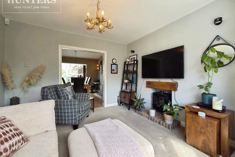 4 bedroom detached house for sale, North Close, Royston, Barnsley