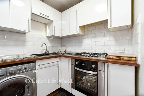 Studio for sale, Spinney Gardens, London SE19