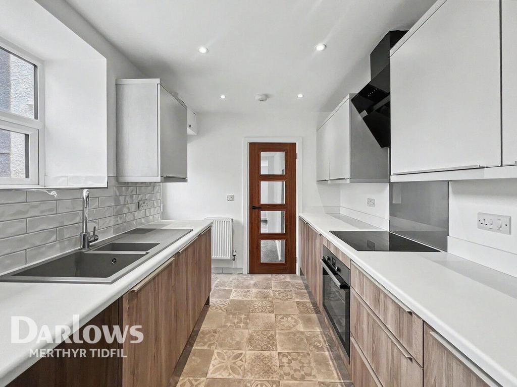 House in Treharris, Bedlinog - View 3