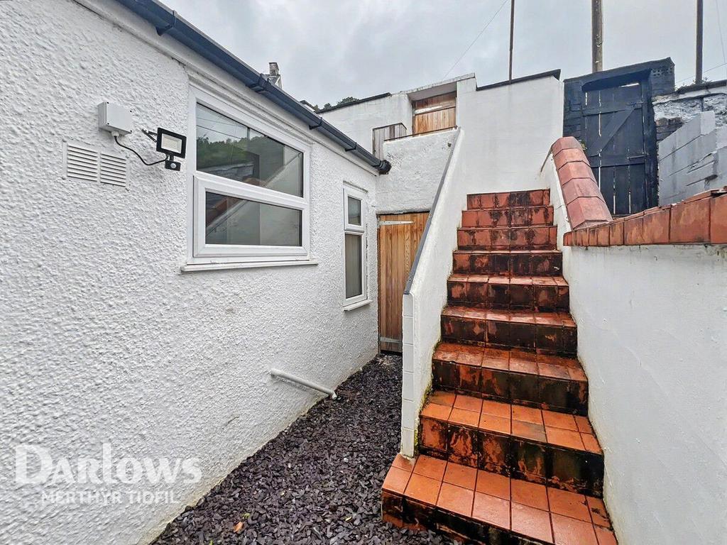 House in Treharris, Bedlinog - View 5
