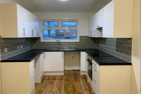 3 bedroom house to rent, Carrick Road, Bedford, MK41