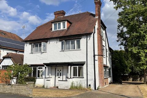 2 bed flat/apartment for rent in Woking GU22
