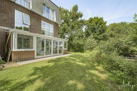 2 bedroom retirement property for sale, Willow Court, Clyne Common, Swansea