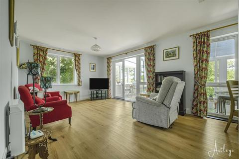 2 bedroom property for sale, Clyne Common, Willow Court, SA3