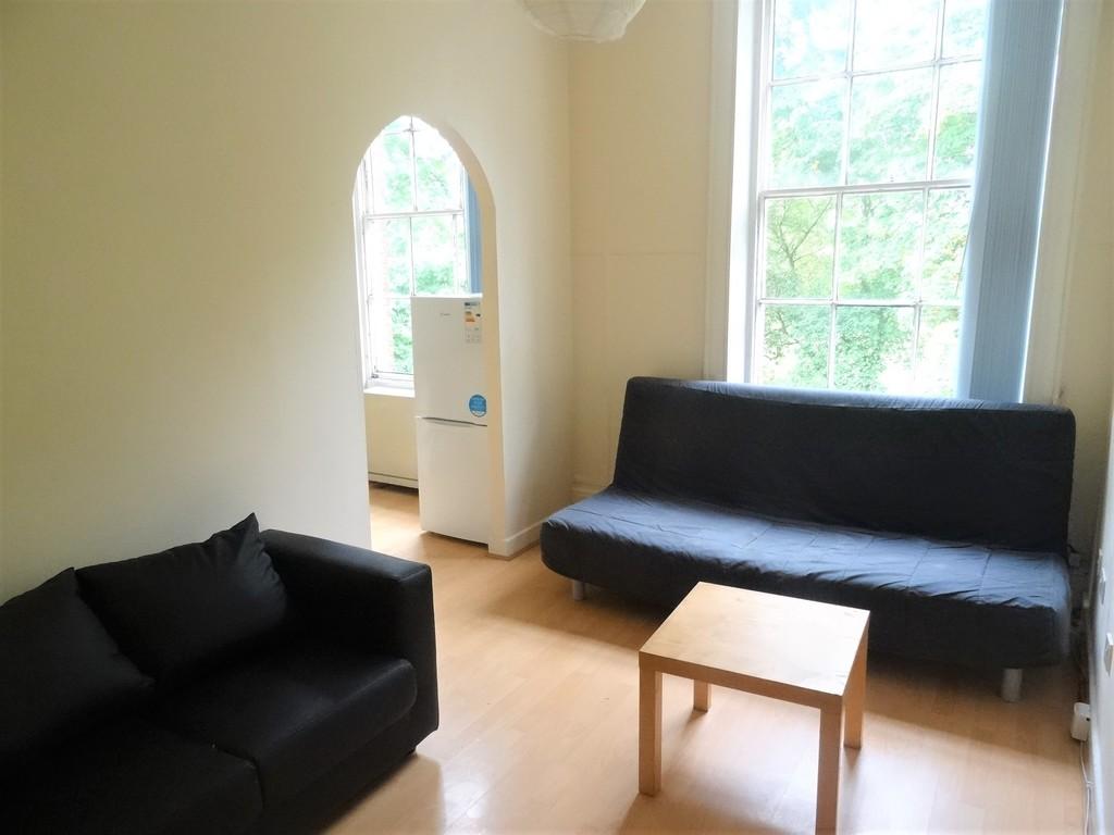 Apartment in Leeds, West Yorkshire - View 2