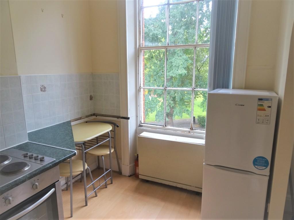 Apartment in Leeds, West Yorkshire - View 4