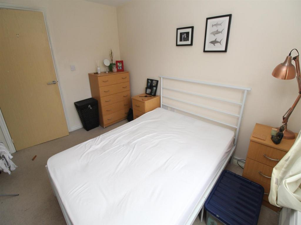 Apartment in Cardiff Bay, Cardiff - More
