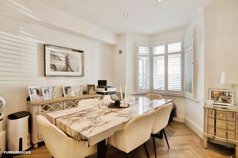 Ordnance Road, Enfield, EN3