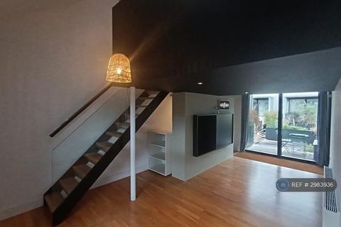 2 bedroom terraced house to rent, Fir Street, Salford, M6
