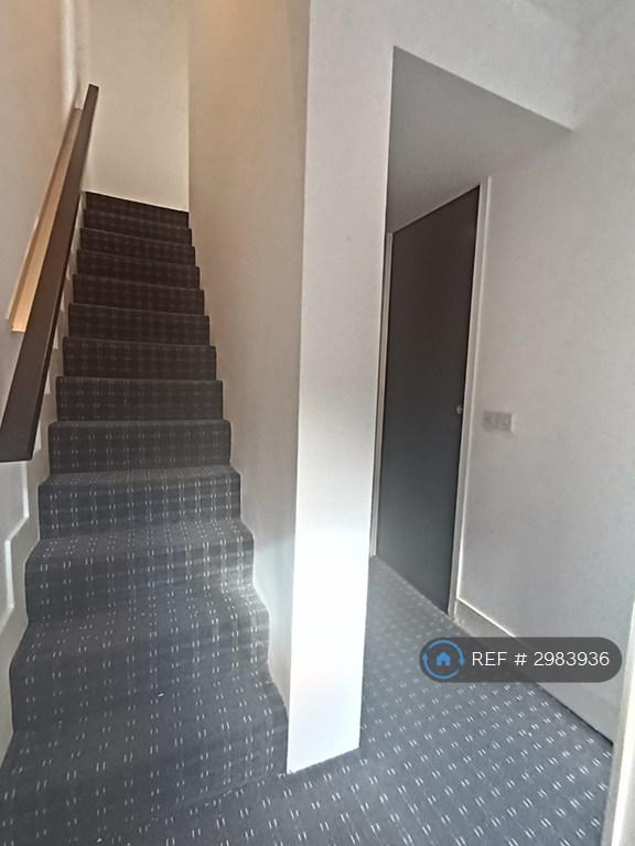 House in Salford, Greater Manchester - View 3