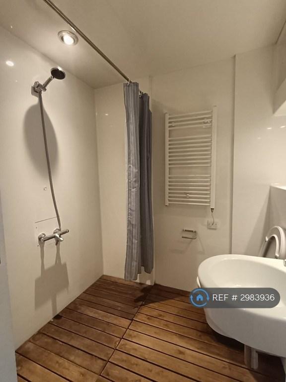 House in Salford, Greater Manchester - More