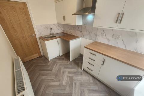2 bedroom flat to rent, Armoury Terrace, Ebbw Vale, NP23