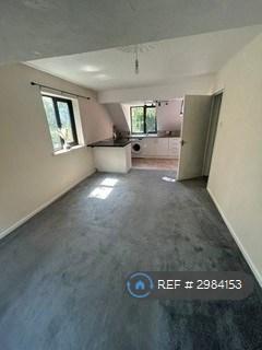 Apartment in Southampton, Sholing - View 3