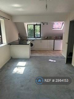 Apartment in Southampton, Sholing - View 4