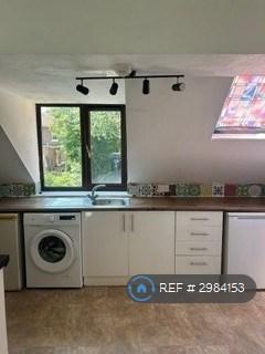 Apartment in Southampton, Sholing - View 5