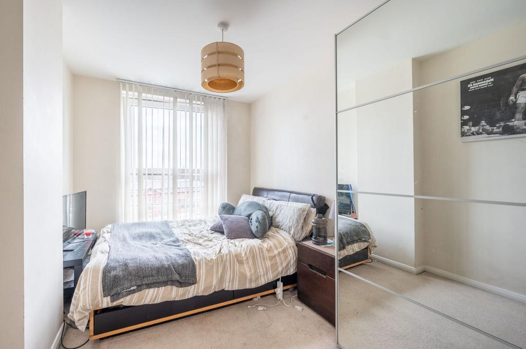 Apartment in London - More