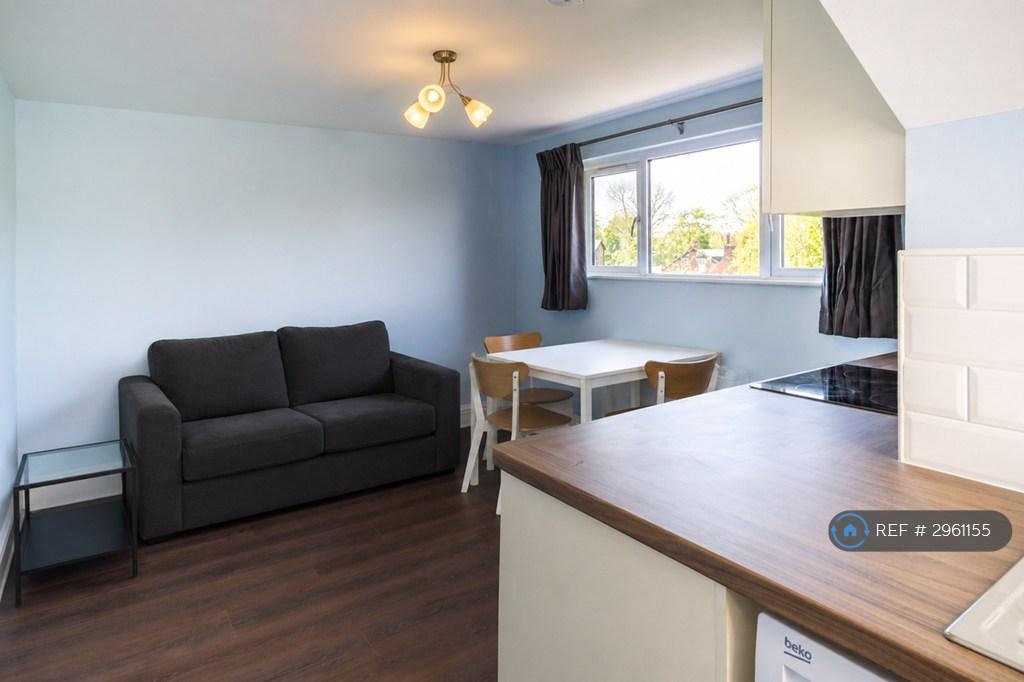 Apartment in Salford, Greater Manchester - View 2